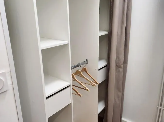 Vue / Parking / à 200m