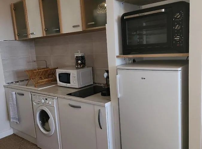 Vue / Parking / à 200m *