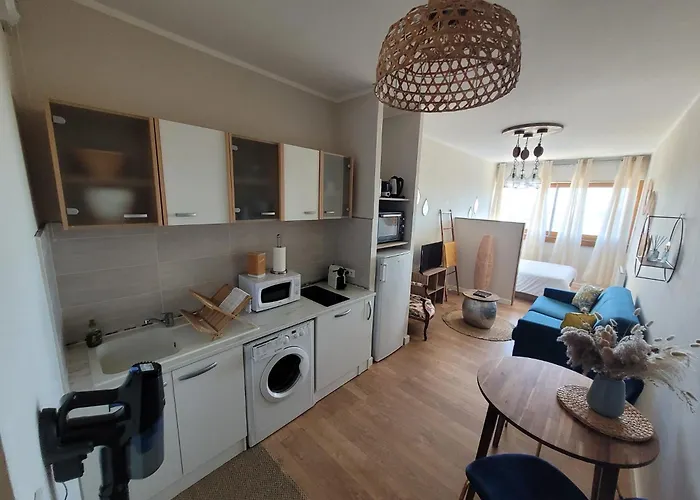 Vue / Parking / à 200m *